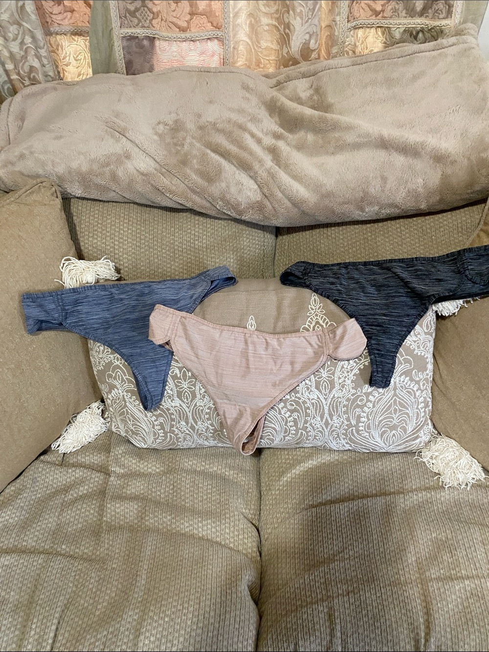 🩶🤍🖤EUC Victoria’s Secret Thong Panty - 3-Pack (Grey, Black & Beige) - Picture 7 of 9